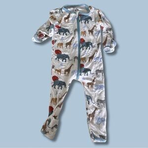 Kickee (3-6 Months) Zoo Animals Onesie open feet
